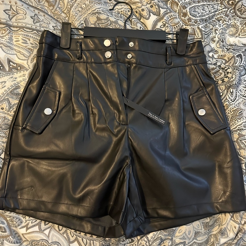 Adorable Black Faux Leather High wasted shorts!